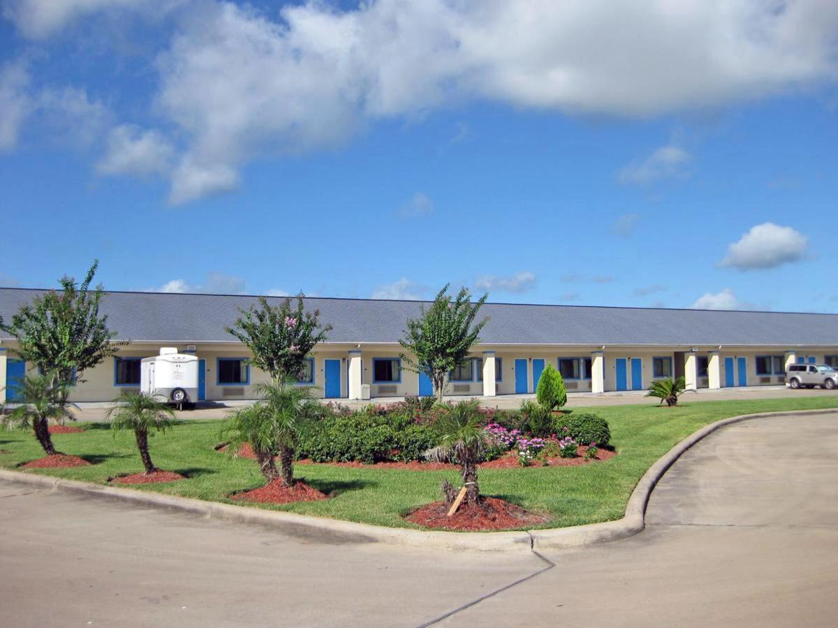 Relax Inn & Suites Angleton Eksteriør billede